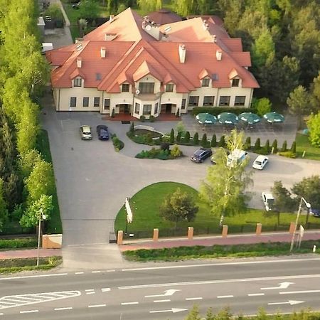 Maxima Hotel Wolanów Exteriér fotografie