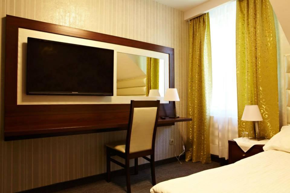 Maxima Hotel Wolanów Exteriér fotografie
